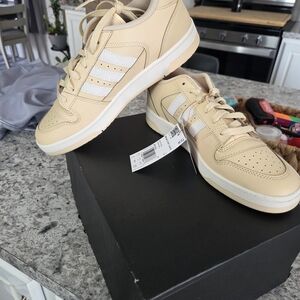 New Adidas Break Start Low Beige Athletic Sneakers with White Stripes Women